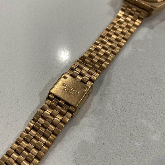 Nixon Womens Watch - Picture 3 of 6